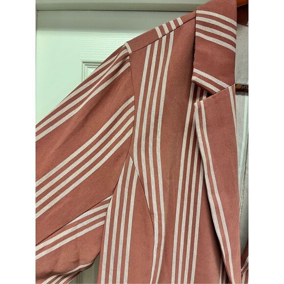 Torrid Mauve & White Stripe Suit Jacket Blazer sz 4X EUC - Picture 4 of 7